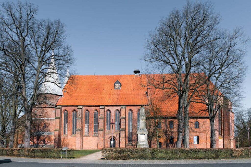 Edificios religiosos, industriales, militares o agrícolas
